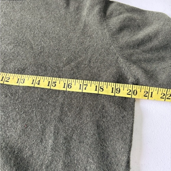 JH Collectibles Petites Olive Green Size PM Lambswool/ Angora Blend - Picture 5 of 8